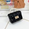 Mini Bolsa Pequena para Mulheres 2023 Nova Moda Moda Verão Pérola Material Pequeno Quadrado Bolsa Versátil Geléia Ombro Crossbody Bolsa