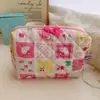 Tecido de Algodão Bordado Acolchoado Desenho Animado Menina Fofa Bolsa de Armazenamento para Batom Cosméticos Bolsa de Maquiagem Bolsa Artesanal Venda por Atacado