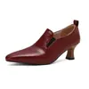 Sapatos Comércio Exterior Bico Fino Boca Rasa Sapatos de Salto Baixo 4 Europeus e Americanos Novos Sapatos de Salto Médio Primavera e Outono 2024 Tamanho Grande Sapatos Femininos Branco e Preto