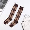 Meias Femininas Estilo Europeu e Americano Letra Xadrez Jacquard Longas Casuais Até o Joelho Padrão Diamante Retrô Atacado Tendência Retrô