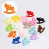 Colgante Acrílico Colorido Luna Estrella Cuentas Sueltas Llavero DIY Material para Abalorios Hecho a Mano Accesorios de Joyería Venta al por Mayor