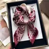 Nuevo pañuelo cuadrado de seda de 70 cm para mujer, moda primavera/verano, versátil, tacto de alta gama, pañuelo fino protector solar para todas las estaciones