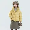 Chaqueta Corta de Plumas Nube para Niñas, Nuevo Estilo de Invierno, 90% Plumón de Pato, Abrigo Grueso con Capucha Cálido y Elegante para Niños Mayores