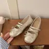 Sapatos Mary Jane estilo francês para mulheres, nova coleção outono 2026, versáteis para usar com vestidos, leves, estilosos e com design de bico raso.
