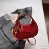 Nova Moda Tendência Outono 2025 Bolsa Meia-Lua Splicing Fosca Bolsa de Mão Estilosa Casual Feminina Bolsa Transversal