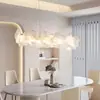 Lámpara de araña estilo francés para sala de estar 2025 Modelo nuevo Luz principal Luz creativa Lujo ligero Estilo crema Pasillo Lámpara de cristal Comedor de alta gama Dormitorio