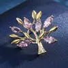 Broche Senso Sênior Nicho Primavera Masculino e Feminino Folha de Ginkgo Pequena Cereja Corsage Folha de Bordo Flor de Ameixa Agulha Atacado