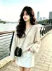 Suéter de punto suave y acogedor estilo coreano, cuello en V suave, para mujer, nueva colección de otoño, corte holgado, adelgazante, elegante y versátil.