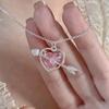Venta al por mayor de fábrica collar de corazón de diamante rosa realmente lindo de un solo disparo amor de Cupido diamante rosa natural collar con colgante mujeres