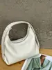 Bolsa Hobo de Couro de Vaca de Primeira Camada, Versátil e Casual, Novo Modelo 2026, Bolsa Transversal de Ombro em Couro Genuíno para Mulheres, Bolsa de Ombro Formato Bolinho