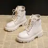 Botas Martin Redondas de Bico Redondo Estilo Francês Antiderrapantes Aumentadoras de Altura para Uso Externo, Nova Moda Versátil Verão e Outono 2026 com Cadarço e Sola Grossa
