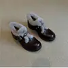 Couro Macio Moda Rebite Estilo Britânico Sapatos Pequenos de Couro Novos Versáteis Marrom Pequenos Sapatos Únicos Mocassins Femininos de Salto Grosso