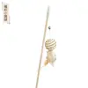 Juguete Popular para Mascotas Transfronterizo Palo de Madera con Plumas de Sisal y Cascabel, Palo para Excitar Gatos, Juguete Resistente a Mordidas para Entretenimiento Propio de Gatos