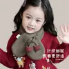 Otoño e Invierno Navidad y Año Nuevo Niños y Niñas Bufanda Cruzada Infantil Bola de Pelo Roja Bufanda Cálida para Bebé Lana Tejida