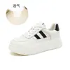 Capa Superior de Piel de Vaca Suela de Espuma Zapatos Blancos Mujer Otoño 2026 Nuevos Mocasines Casuales Suela Gruesa Zapatos Deportivos Versátiles Mujer