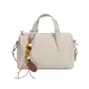 Bolso de mano vintage de nicho súper popular para mujer, principios de otoño 2026, nicho de lujo ligero, elegante, versátil para ir al trabajo, bolso de hombro y cruzado