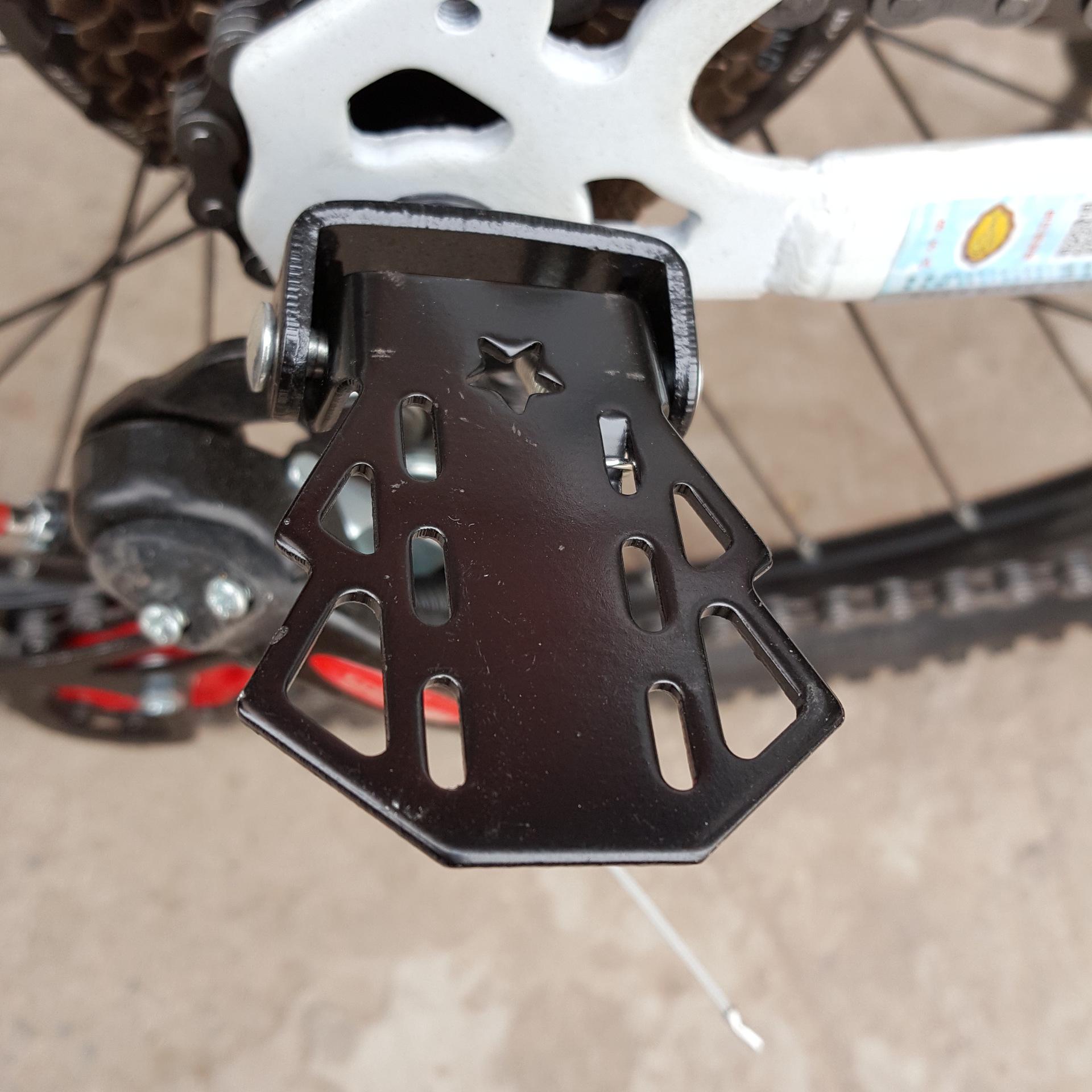 2826699895_1223320767