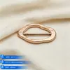 Fivela de Liga Metálica Irregular com Caracter Japonês de Luxo Leve Fivela de Ajuste Metálica Ondulada para Cintura de Casaco Feminino Acessórios para Vestuário