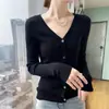 2026 Cardigan de Tricô Fino Estiloso Versátil com Decote V para Primavera e Outono, Imitação de Lã Pura, Casaco Tendência de Manga Longa Slim-Fit para Mulheres