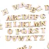 26 letras inglesas virutas de madera juguetes educativos para niños virutas de madera adornos colgantes virutas de madera al por mayor en stock