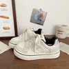 Zapatillas estudiantiles estilo dulce y fresco, nuevo modelo 2026 para niñas, zapatillas deportivas populares estilo coreano, zapatos blancos de suela gruesa estilo campus estudiantil