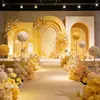 2026 Nueva Serie Amarillo Cálido Arreglos Florales Artificiales de Alta Calidad para Bodas para Salones de Bodas, Decoraciones Florales de Techo, Flores para Mesas de Banquetes de Bodas y Decoraciones de Bienvenida