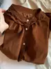 Vibe vintage old money~Camisa de veludo cotelê marrom com babados para mulheres, início do outono de 2026, camisa elegante para o trabalho