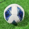 Futebol em estoque atacado fábrica alunos do ensino fundamental e médio juventude partida de futebol treino chute explosão à prova