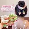 Goma para el pelo con colgante de flor de fresa estilo coreano, un accesorio para el cabello alegre y dulce para que los niños recojan su cabello en un moño