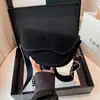 Bolso Sencillo Estilo Hong Kong Moda Femenina Estilo Coreano Correa Ancha para el Hombro Bolso de Hombro Único Cruzado Nuevo para Viajar Temperamento Retro Bolso Silla de Montar
