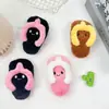 Colgante de Muñeco de Peluche Llavero para Bolso Diseño de Pantufla Chirriante Mercado Nocturno Regalo Pequeño Puesto Callejero Muñeco Venta al por Mayor