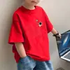 2026 Novo Estilo de Verão Moda Coreana Tops para Crianças Pequenas e Médias e Bebês, Camisetas 100% Algodão Puro com Gola Redonda e Manga Curta para Meninos