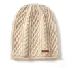 Cachecol 2026 Outono/Inverno Novo Feminino de Alta Qualidade Cor Sólida Flor Dupla Aran Quente Moda Casual Borda Dobrada Gorro de Tricô