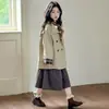 Gabardina Caqui para Niñas Otoño 2025 Nueva Moda Coreana Chaqueta Infantil a la Moda para Niñas Mayores Primavera y Otoño