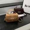 Bolso Cuadrado Pequeño Retro Francés de Alto Valor para Mujer 2026 Nuevo Estilo Otoño Correa de Cuero de Lujo Ligero Bolso de Hombro Versátil Bolso Cruzado