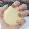 Variedad de Manicuras Impresas Portátiles, Parches Reutilizables de Uñas Postizas en Caja, Patrón de Cuadros Terminado