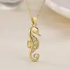 Bestseller Transfronterizo Aogu Estilo Oceánico Chapado en Cobre Oro Real Zirconia Colgante de Caballito de Mar Collar para Mujeres, Cadena de Clavícula de Nicho