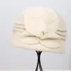 Sombrero de Madre de Ala Ancha a Prueba de Frío para Otoño e Invierno, Versátil y Cálido, Decoración de Girasol de Flor de Cuatro Hojas para Personas de Mediana Edad y Mayores