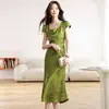 Foto Real del Vestido de Verano 2026 Nuevo Original Cortado al Bies Verde Esmeralda Elegante Satén Jacquard Cuello Cuadrado Manga Corta