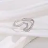 Moda Europeia e Americana Anel Exagerado de Aço Inoxidável para Mulheres Ouro 18K Simples Estilo Ins Anel de Design de Ponta Joias Atacado