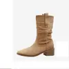 Botas Martin populares de salto alto na cor marrom para mulheres, novo outono/inverno 2026, botas curtas empilhadas retrô de alta qualidade para mulheres