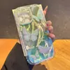 Capa Shell de Fio de Pena com Borda Arredondada e Furos Finos Adequada para Capa de Celular Apple 17, Suporte Espelhado de Borboleta Verde Claro Capa Protetora para iPhone 16