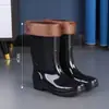 Botas de lluvia para hombre, venta al por mayor, zapatos de protección laboral, zapatos antideslizantes impermeables, botas de lluvia, zapatos altos de goma, botas de agua, zapatos de agua con terciopelo de algodón, resistentes a ácidos y álcalis.