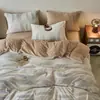 Estilo Pastoral Clase A Alto Gramaje Súper Suave Terciopelo de Leche Juego de Cuatro Piezas para Dormir sin Ropa Juego de Tres Piezas Fresco y Artístico con Tallado Tridimensional para Otoño e Invierno