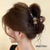 Grampo de cabelo de tubarão de luxo extra grande para mulheres, novo modelo de alta qualidade 2026, grampo de cabelo com pérolas estilo coreano versátil atacado