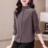 Camisa de terciopelo cepillado con cuello semi-alto para mujer, nuevo abrigo corto de otoño e invierno para mujeres petite, top bordado vintage para madres