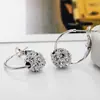 Brincos redondos esféricos requintados para mulheres, design de nicho estilo ins, versáteis, elegantes, luxo leve, argolas e fechos de orelha da moda