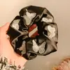 Mariposa Flotante Sueño Nuevo Estilo Chino Industria Pesada Mariposa Intestino Grueso Cuadrado Cuadrado Cuadrado Anillo para el Cabello Mujeres Accesorios Grandes de Alta Gama Cuerda Cuadrada para el Cabello