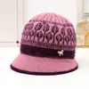 Gorros de otoño e invierno para mujer, madres de mediana edad y mayores, gorros de punto con protección para las orejas, gorros cálidos con forro de polar para abuelas
