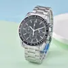 2025 Moda Serie Speedmaster Sol, Luna y Estrellas Conmemorativo Europeo Seis Pines Multifunción Cuarzo Reloj para Hombre Venta al por Mayor